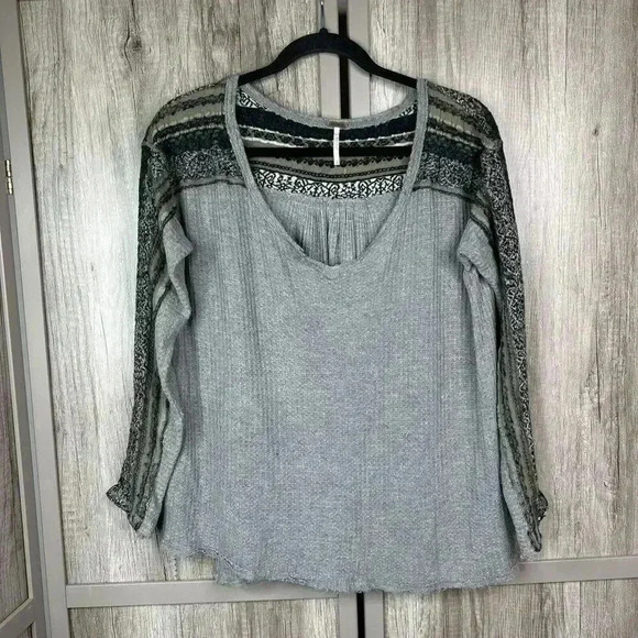 Free People Thermal Top Gray Color V Neckline Oversized Long Sleeves - Picture 1 of 6